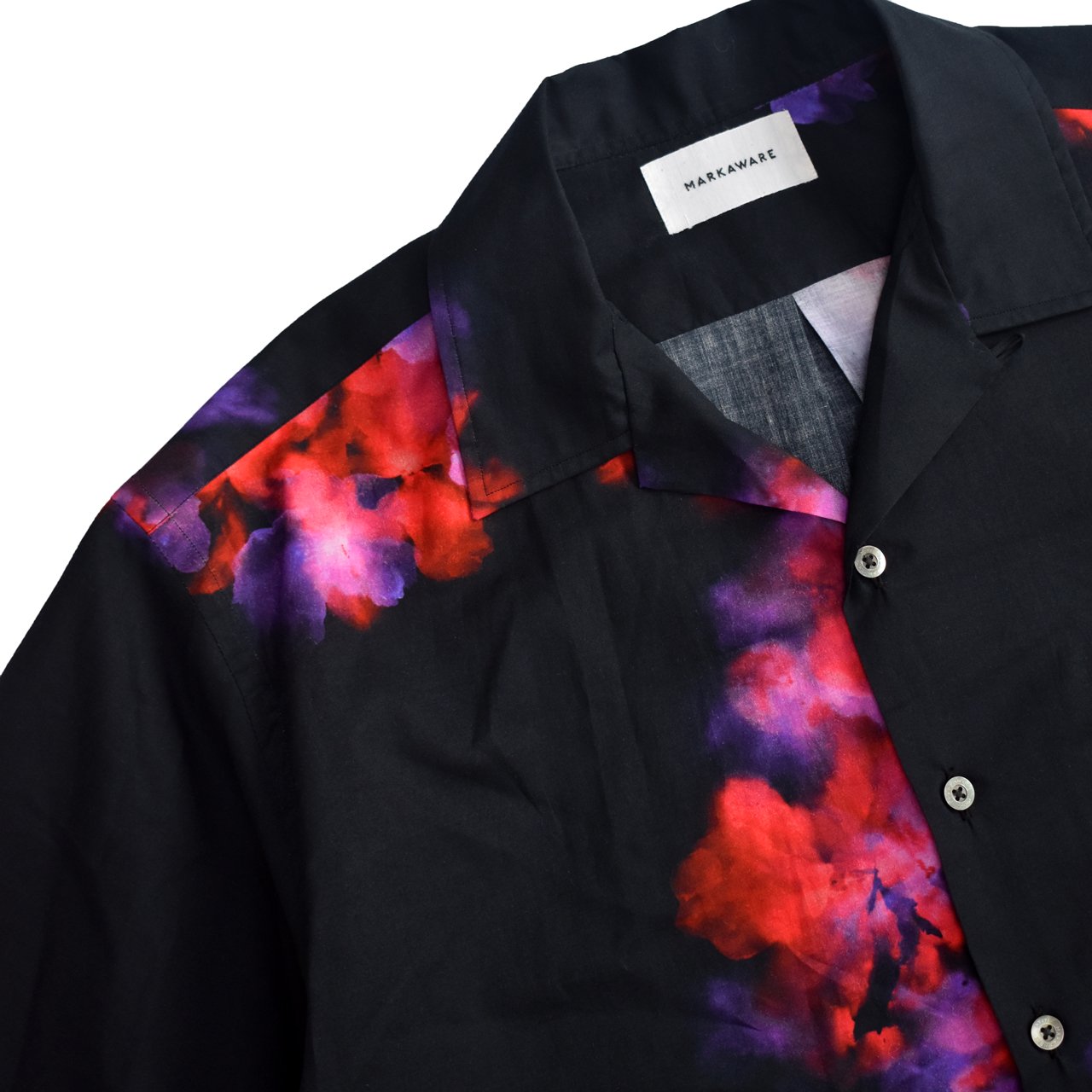 MARKAWARE (マーカウェア)から花柄プリントのオープンカラー半袖シャツ
