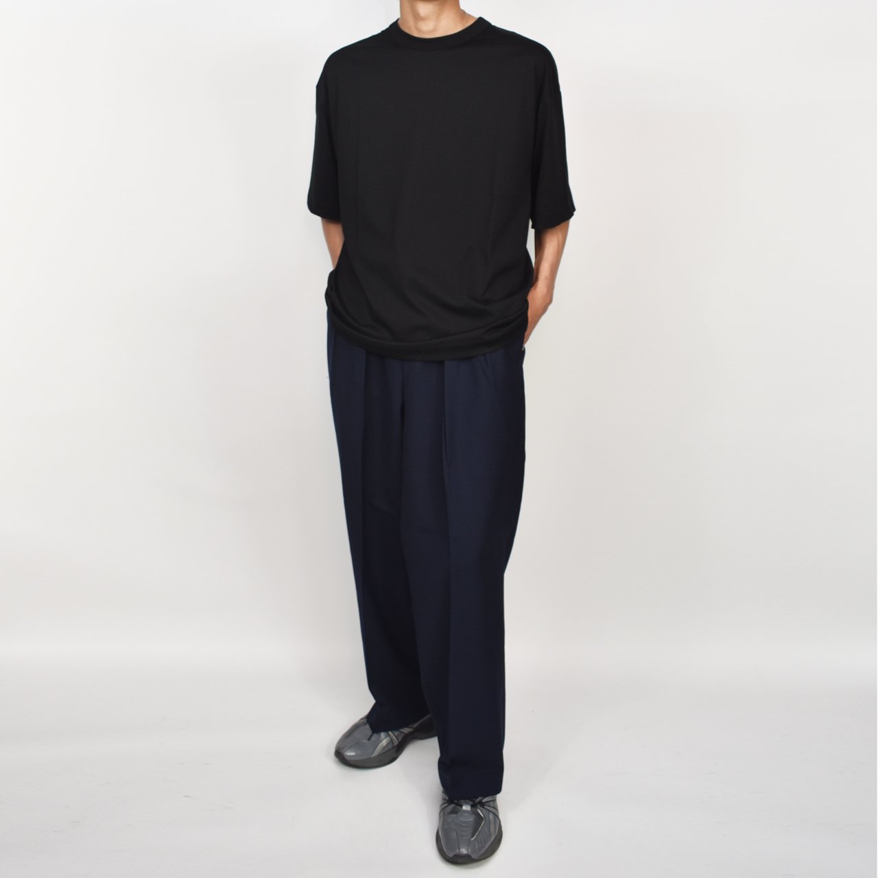 MARKAWARE (マーカウェア)｜DOUBLE PLEATED TROUSERS NAVY 正規取扱店