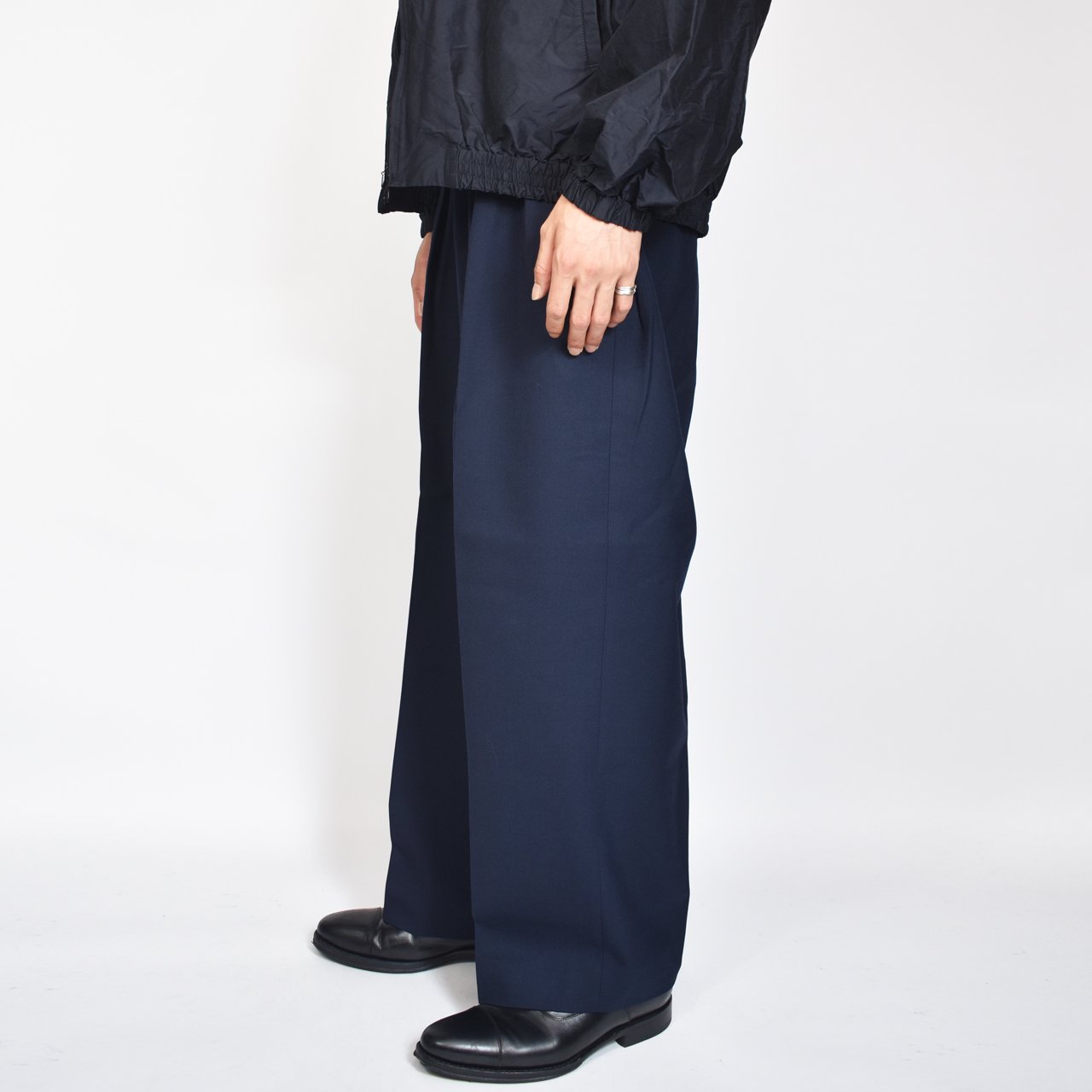 MARKAWARE (マーカウェア)｜DOUBLE PLEATED TROUSERS NAVY 正規取扱店