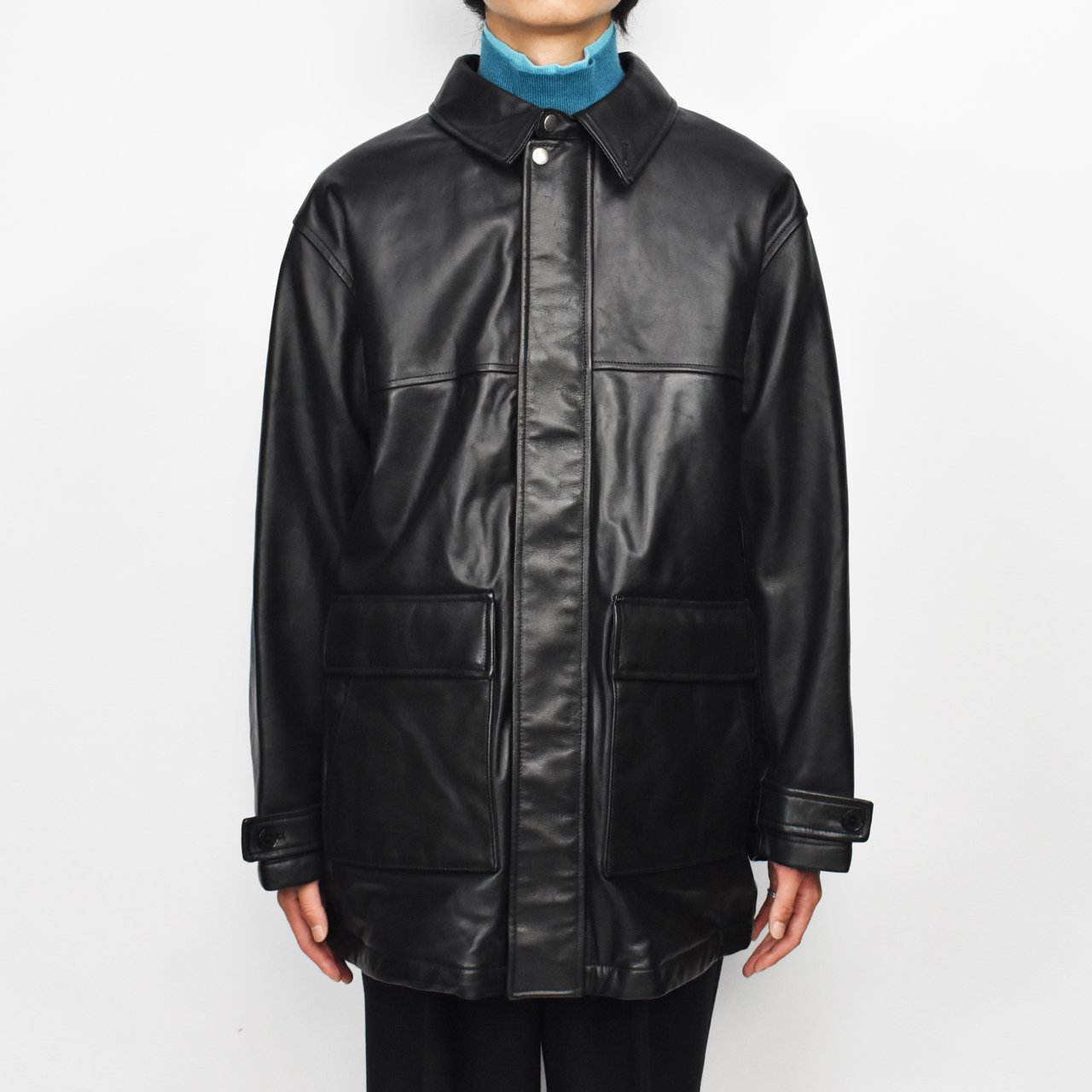 UNIVERSAL PRODUCTS (ユニバーサルプロダクツ)23FW/秋冬
SHEEP LEATHER CARCOAT BLACK