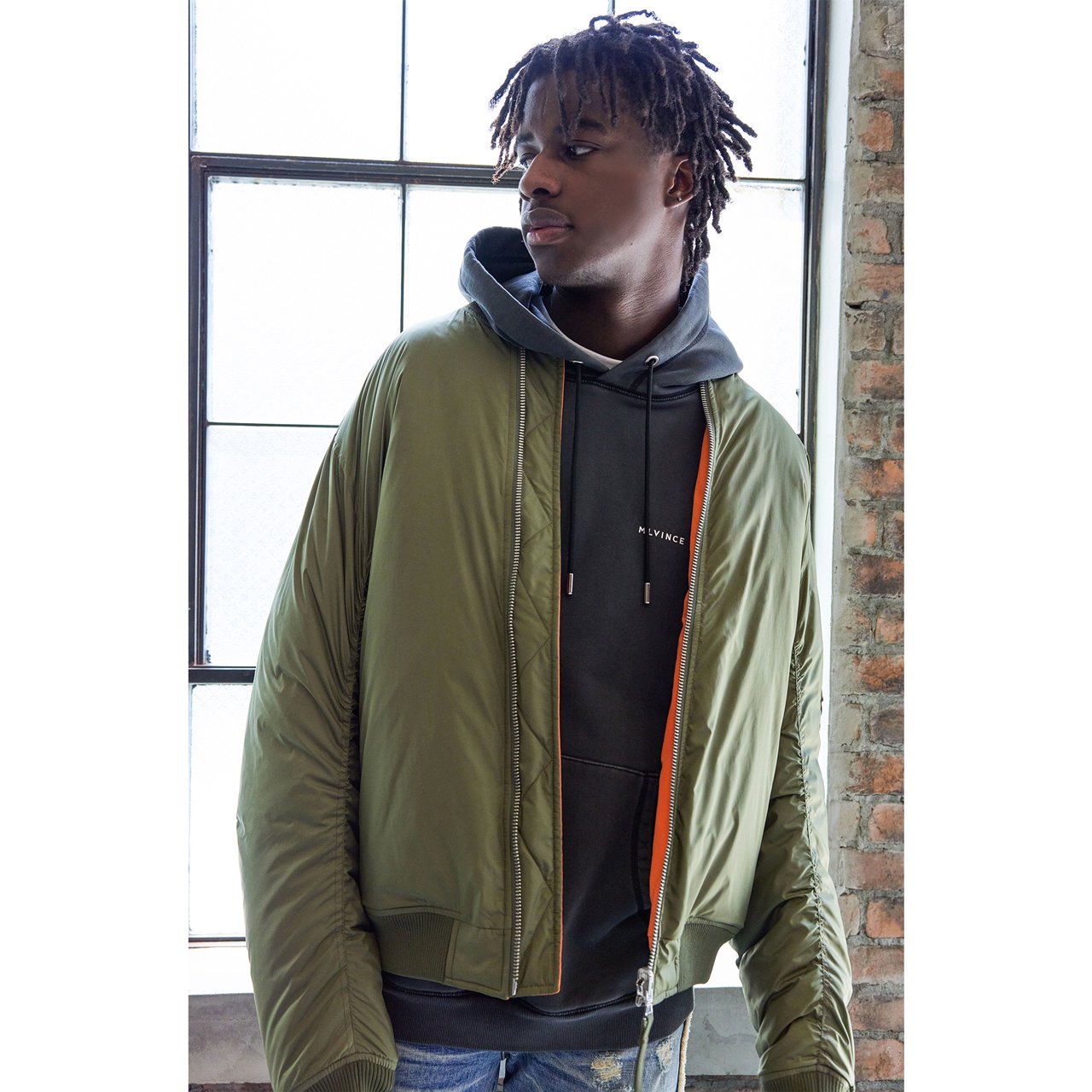 MLVINCE (メルヴィンス)23AW/秋冬
REVERSIBLE LIMONTA DOWN MA-1 OLIVE
リモンタナイロンダウンMA-1 オリーブ