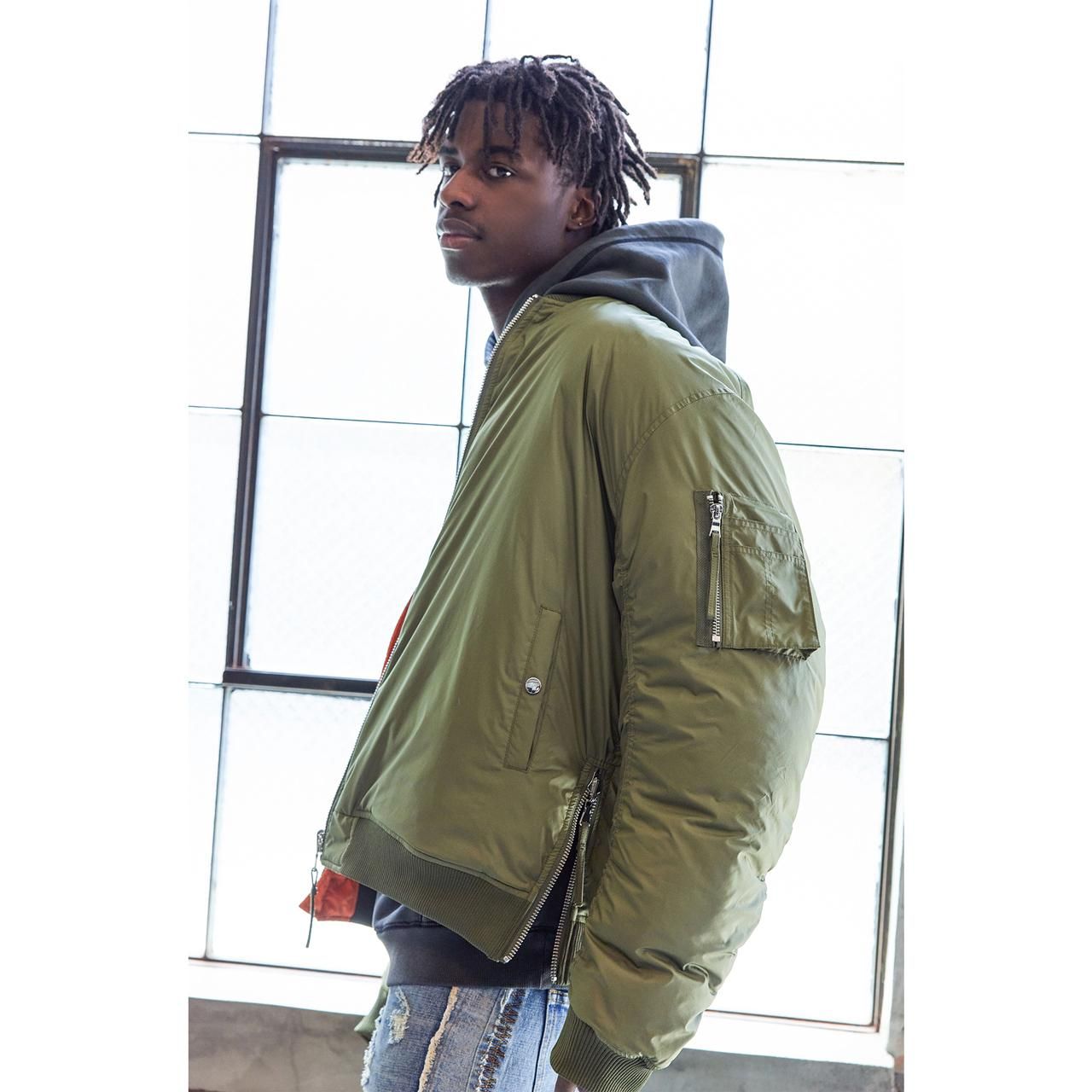 MLVINCE (メルヴィンス)23AW/秋冬
REVERSIBLE LIMONTA DOWN MA-1 OLIVE
リモンタナイロンダウンMA-1 オリーブ