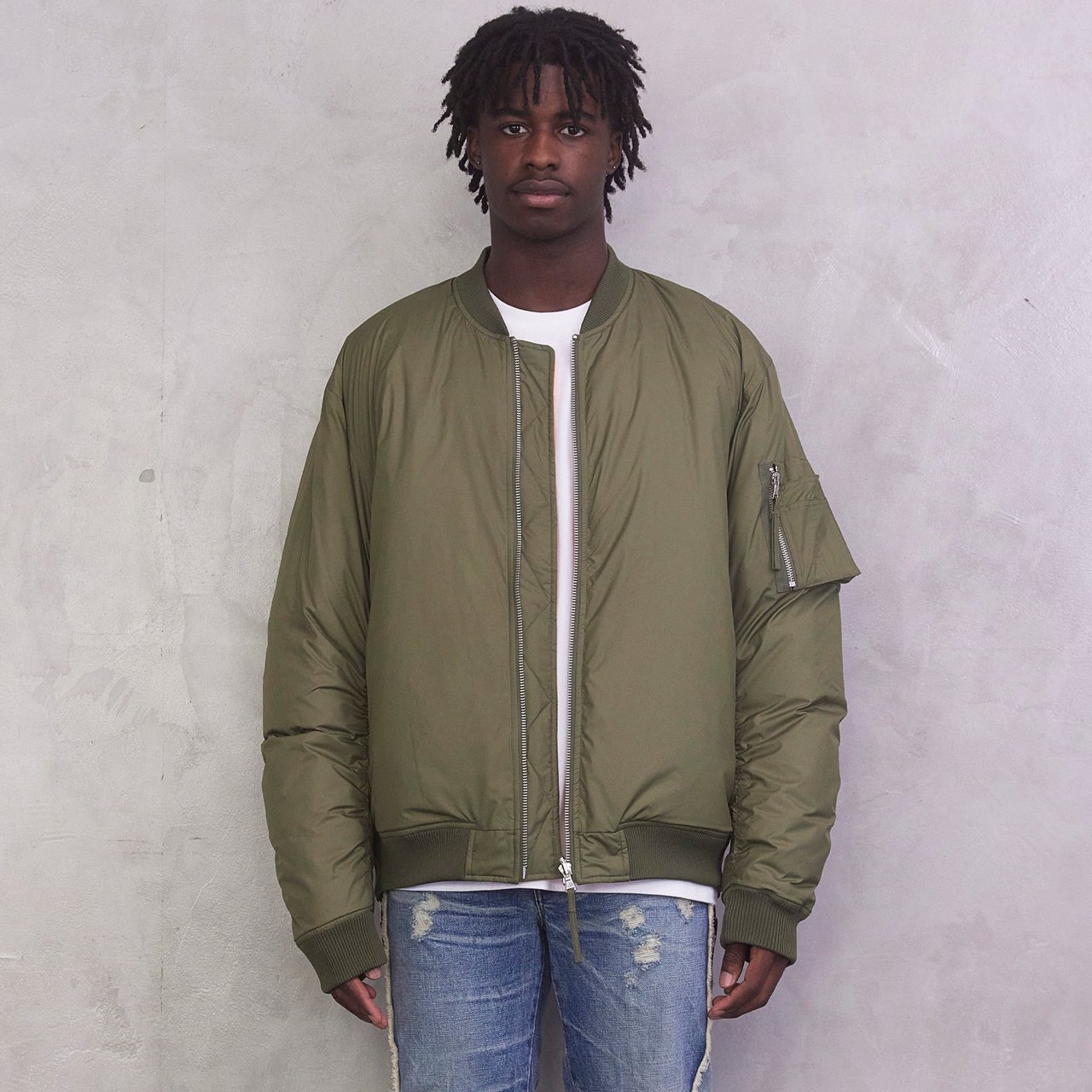 MLVINCE (メルヴィンス)23AW/秋冬
REVERSIBLE LIMONTA DOWN MA-1 OLIVE
リモンタナイロンダウンMA-1 オリーブ