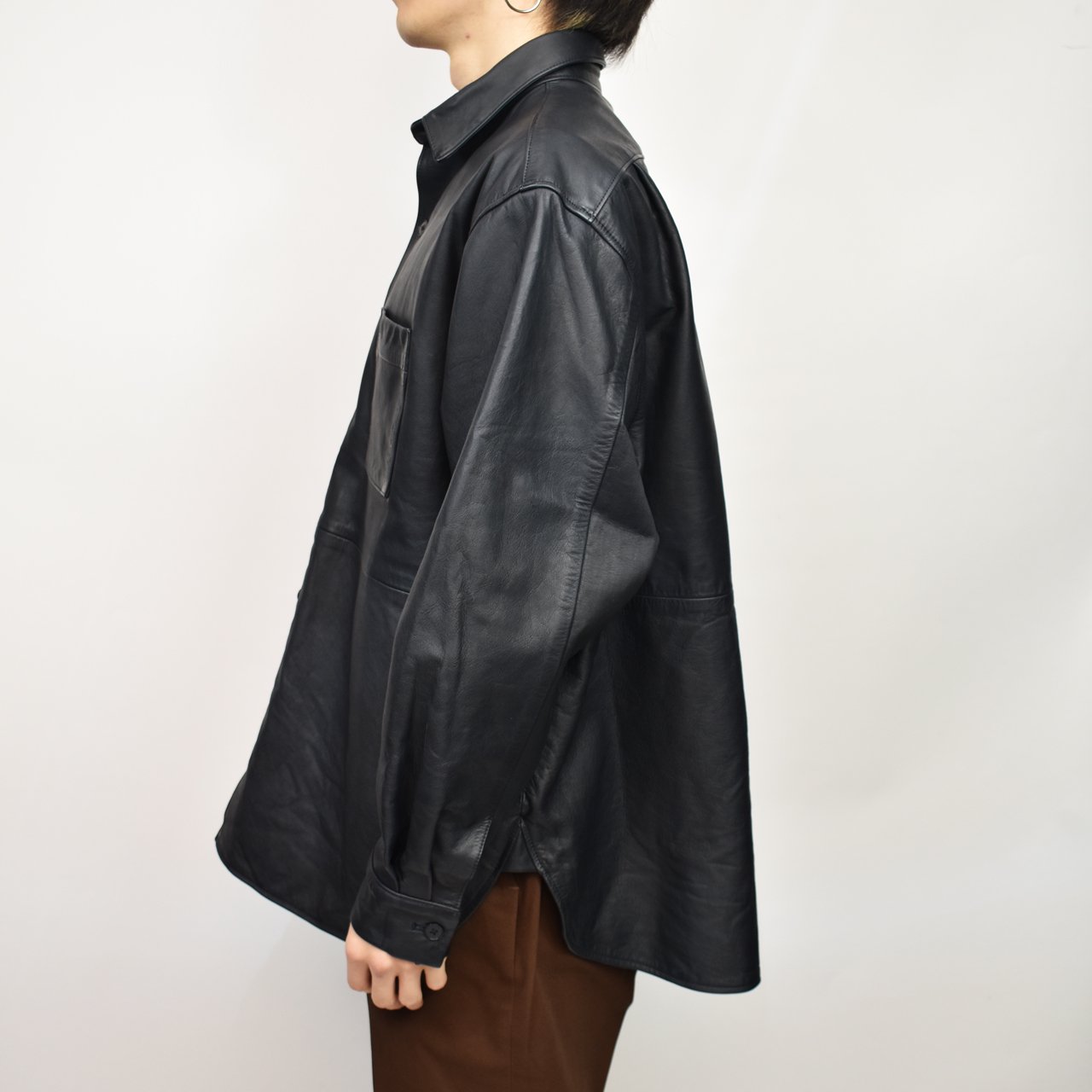 Blanc YM (֥磻)Paper Cow Leather Wide Shirt Slate Blue