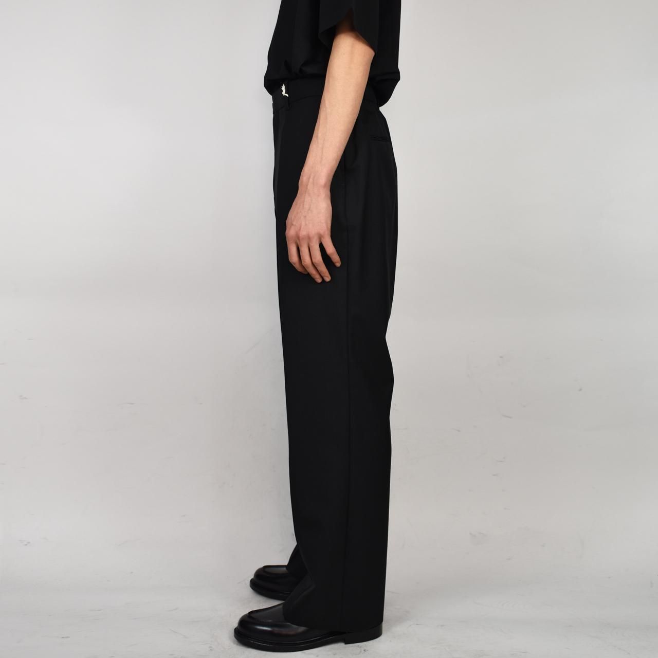 MARKAWARE (マーカウェア)｜FLAT FRONT FLARE TROUSERS BLACK