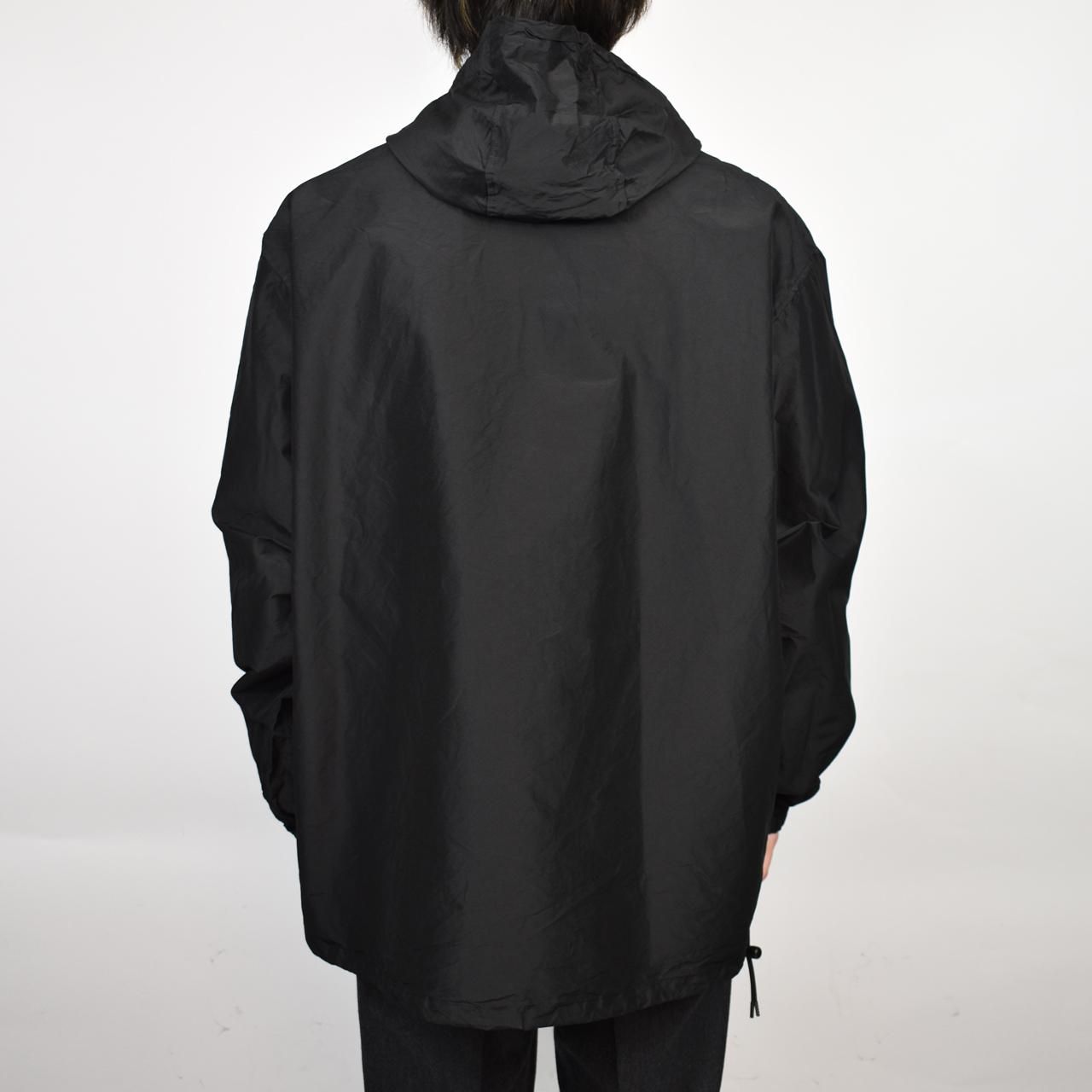 marka(マーカ)24SS/春夏
ANORAK BLACK
-ORGANIC COTTON × SILK HIGH COUNT TYPEWRITER-
アノラックパーカー