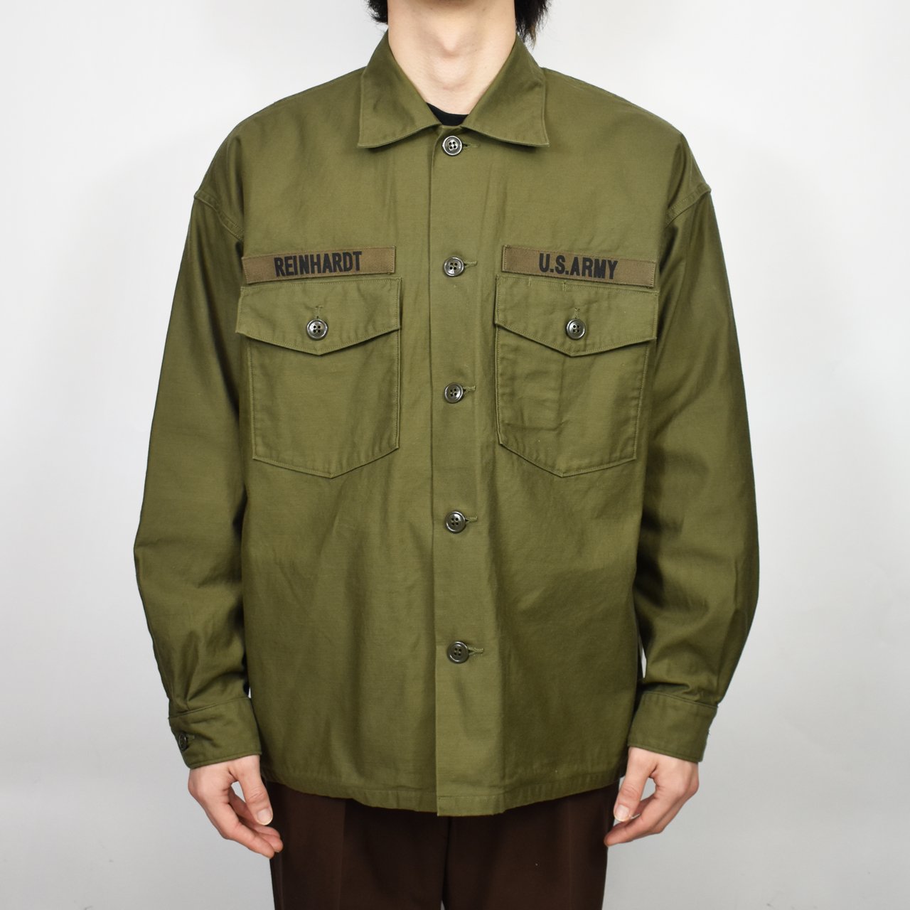 <img class='new_mark_img1' src='https://img.shop-pro.jp/img/new/icons5.gif' style='border:none;display:inline;margin:0px;padding:0px;width:auto;' />marka (ޡ)UTILITY SHIRT OLIVE -ORGANIC COTTON BACK SATIN-