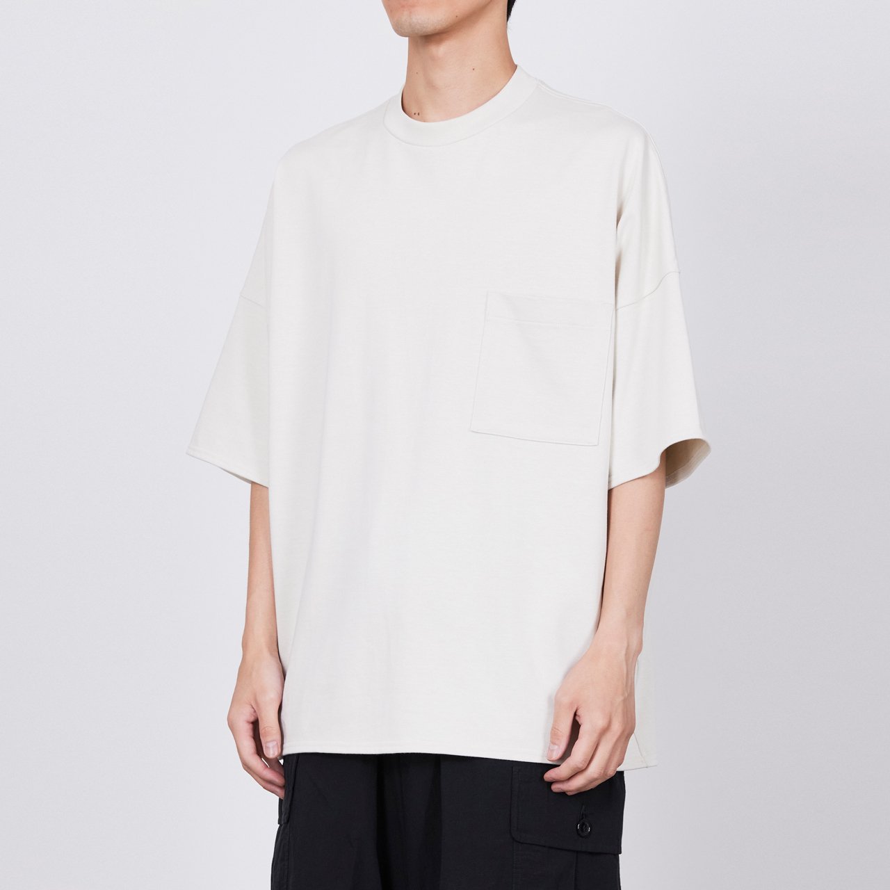 <img class='new_mark_img1' src='https://img.shop-pro.jp/img/new/icons5.gif' style='border:none;display:inline;margin:0px;padding:0px;width:auto;' />marka (ޡ)POCKET TEE OFF WHITE -20//1 RECYCLE SUVIN ORGANIAC COTTON KNIT-