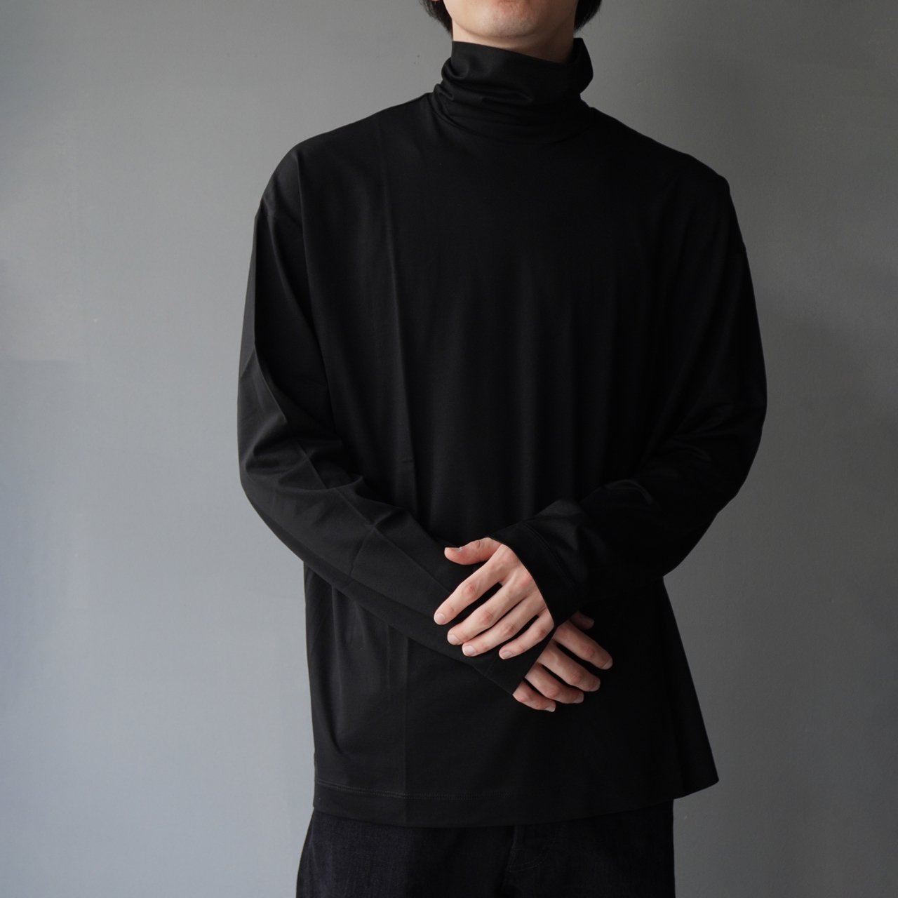 <img class='new_mark_img1' src='https://img.shop-pro.jp/img/new/icons5.gif' style='border:none;display:inline;margin:0px;padding:0px;width:auto;' />MARKAWARE (ޡ)COMFORT FIT TEE TURTLE NECK BLACK -ORGANIC GIZA 80/2 KNIT-