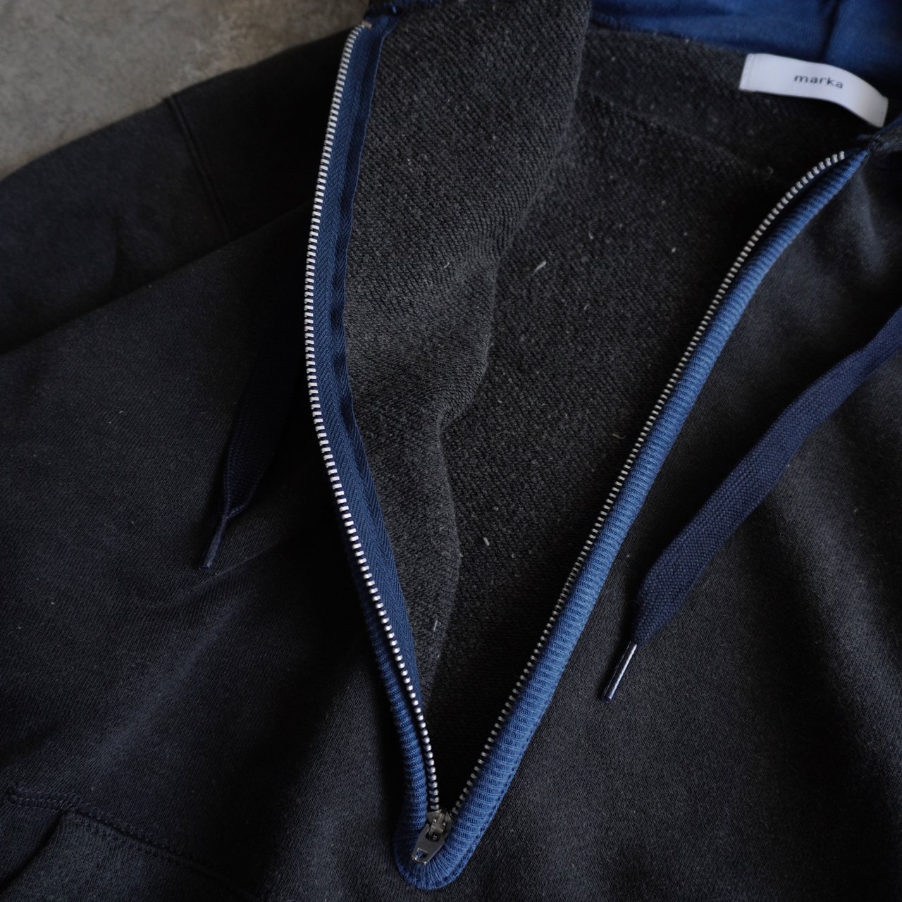 marka(マーカ)24AW/秋冬
HALF ZIP HOODIE
-20/10 RECYCLE SUVIN ORGANIC COTTON FLEECE-
ハーフジップパーカー
フーディ
スウェット
ヴィンテージ
リサイクルスビンオーガニックコットン
プルオーバー
カジュアル