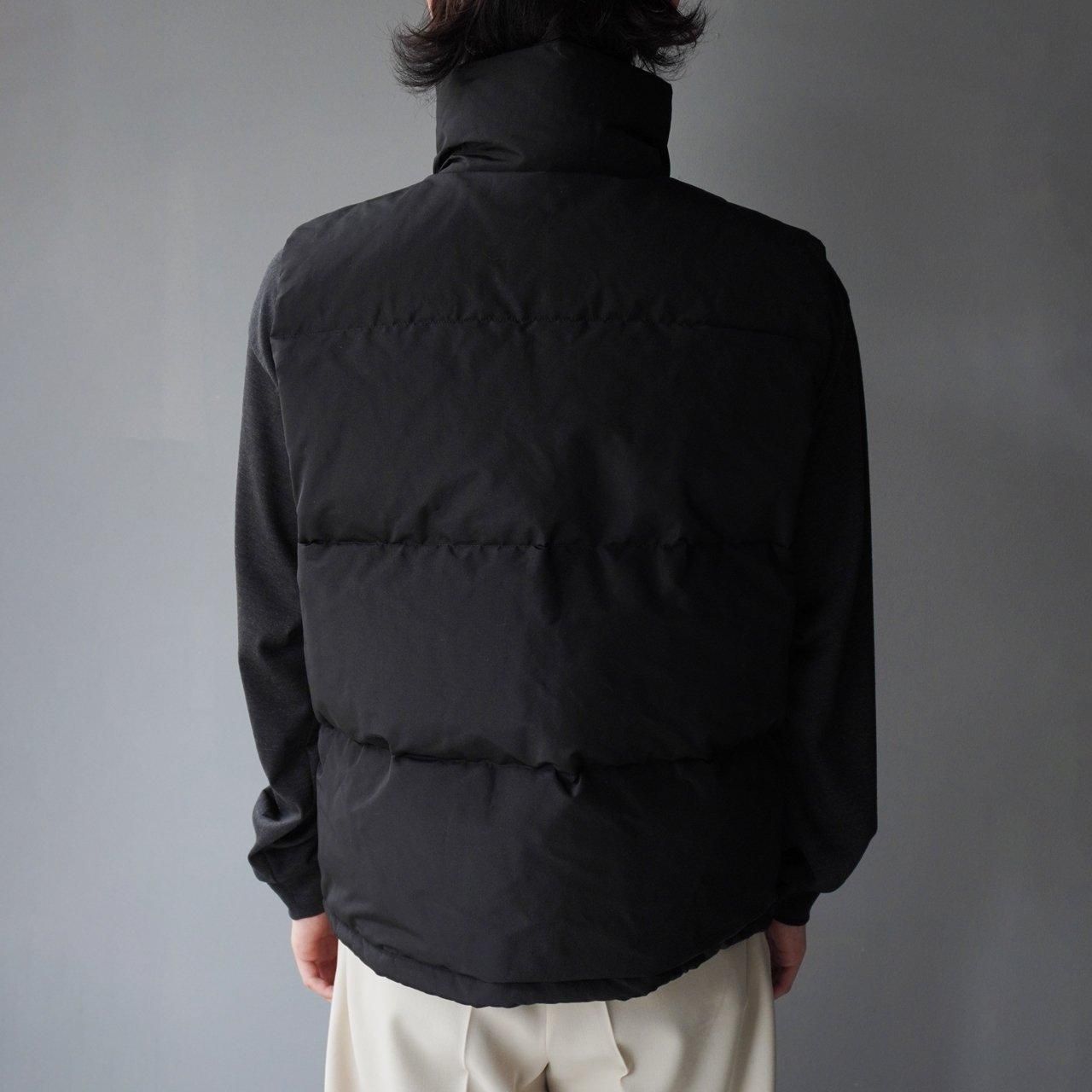 MARKAWARE (ޡ)SILK SHORT DOWN VEST BLACK -SILK GROSGRAIN-