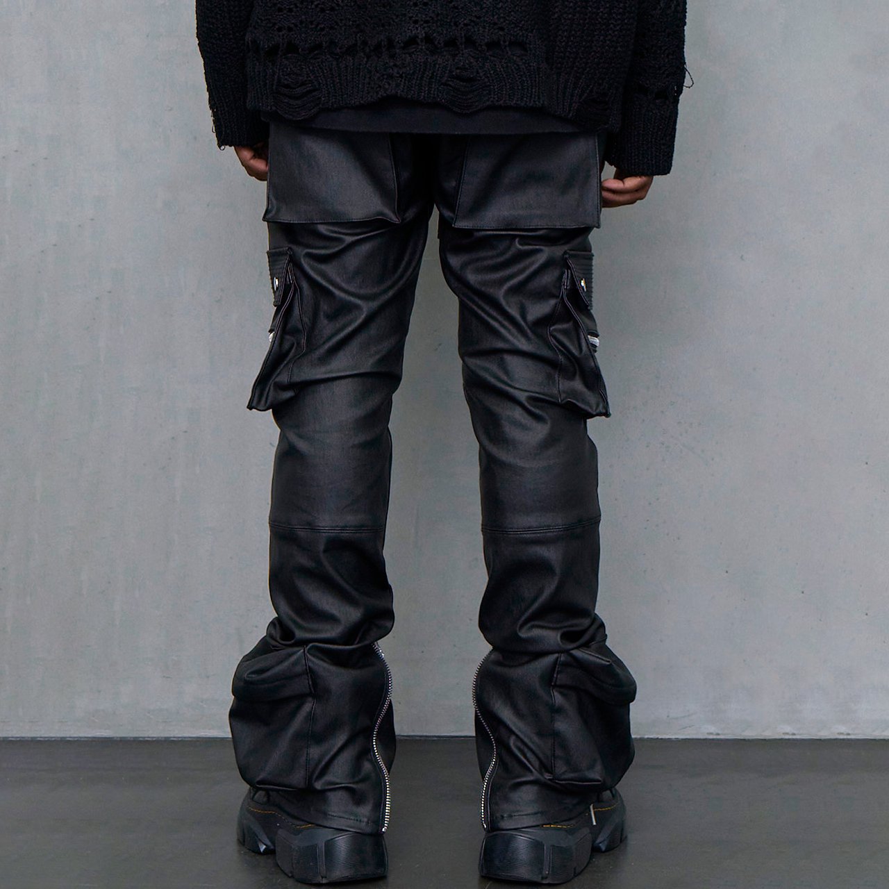 <img class='new_mark_img1' src='https://img.shop-pro.jp/img/new/icons5.gif' style='border:none;display:inline;margin:0px;padding:0px;width:auto;' />MLVINCE () | TYPE-4 SLIM STRETCH WAX CARGO PANTS BLACK