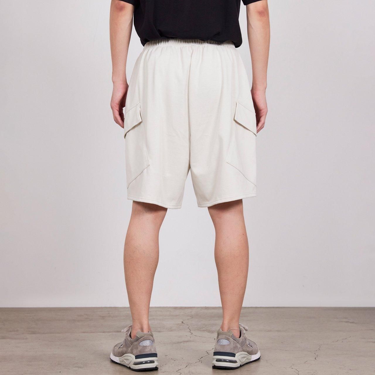 <img class='new_mark_img1' src='https://img.shop-pro.jp/img/new/icons5.gif' style='border:none;display:inline;margin:0px;padding:0px;width:auto;' />marka (ޡ)CARGO SHORTS OFF WHITE -20//1 RECYCLE SUVIN ORGANIC COTTON KNIT-