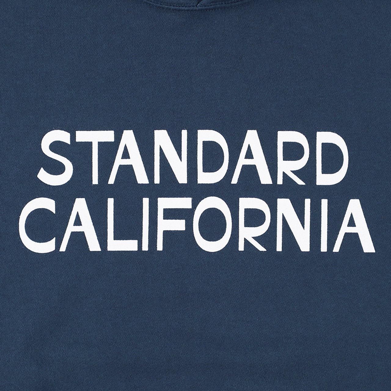 <img class='new_mark_img1' src='https://img.shop-pro.jp/img/new/icons5.gif' style='border:none;display:inline;margin:0px;padding:0px;width:auto;' />STANDARD CALIFORNIA ( ե˥)Jeff for SD Logo Hood Sweat Navy
