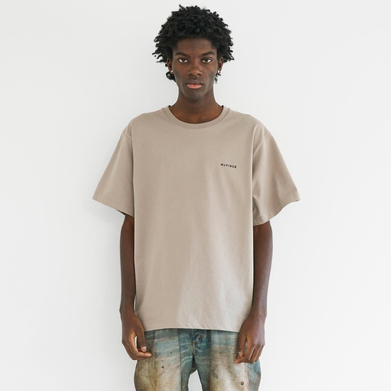 <img class='new_mark_img1' src='https://img.shop-pro.jp/img/new/icons5.gif' style='border:none;display:inline;margin:0px;padding:0px;width:auto;' />10%OFF MLVINCE () | CLASSIC LOGO S/S TEE CHARCOAL