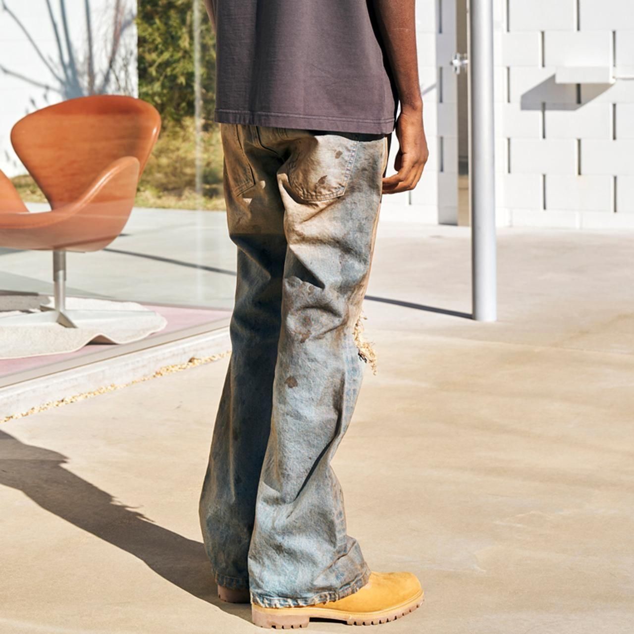 <img class='new_mark_img1' src='https://img.shop-pro.jp/img/new/icons5.gif' style='border:none;display:inline;margin:0px;padding:0px;width:auto;' />MLVINCE () | DISTRESSED FLARE JEANS FADE INDIGO