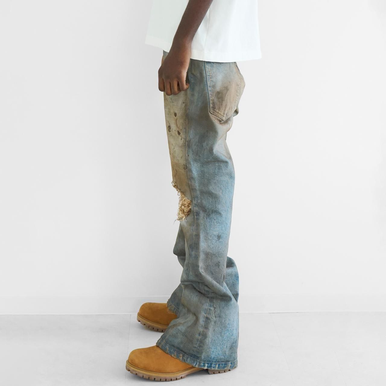 <img class='new_mark_img1' src='https://img.shop-pro.jp/img/new/icons5.gif' style='border:none;display:inline;margin:0px;padding:0px;width:auto;' />MLVINCE () | DISTRESSED FLARE JEANS FADE INDIGO