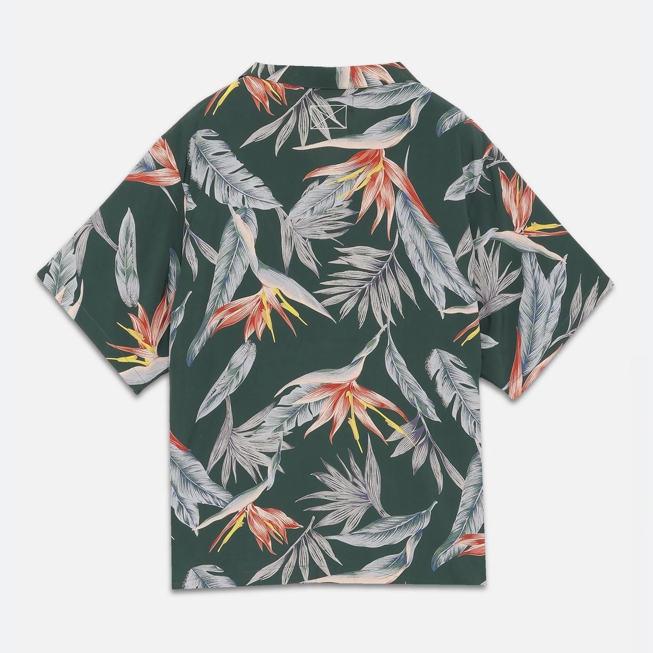 <img class='new_mark_img1' src='https://img.shop-pro.jp/img/new/icons5.gif' style='border:none;display:inline;margin:0px;padding:0px;width:auto;' />MLVINCE () | FLORAL LUX S/S SHIRTS GREEN