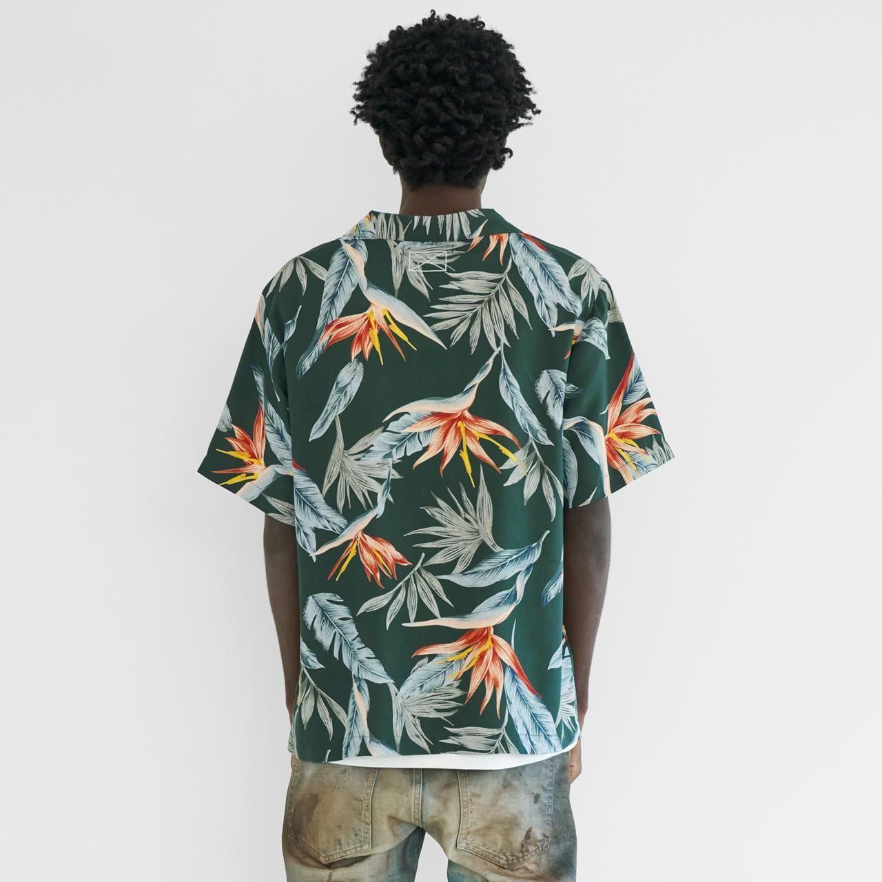 <img class='new_mark_img1' src='https://img.shop-pro.jp/img/new/icons5.gif' style='border:none;display:inline;margin:0px;padding:0px;width:auto;' />MLVINCE () | FLORAL LUX S/S SHIRTS GREEN