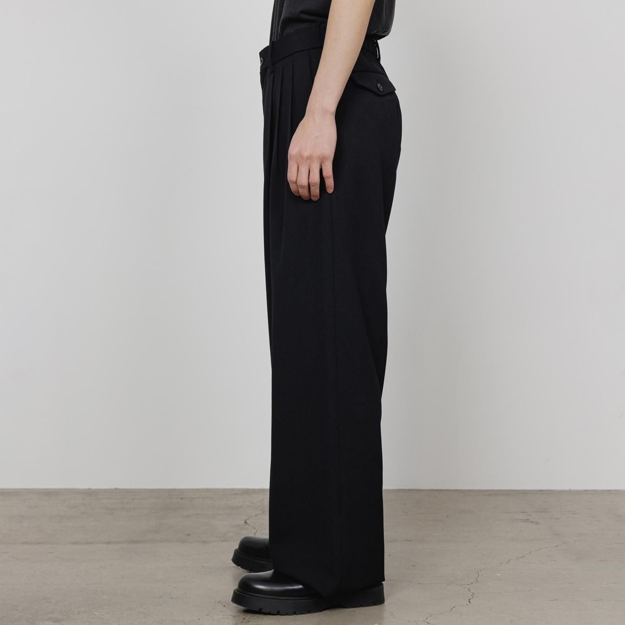 <img class='new_mark_img1' src='https://img.shop-pro.jp/img/new/icons5.gif' style='border:none;display:inline;margin:0px;padding:0px;width:auto;' />MARKAWARE (ޡ)TRIPLE PLEATED WIDE TROUSERS BLACK -ORGANIC WOOL SURVIVAL CLOTH-