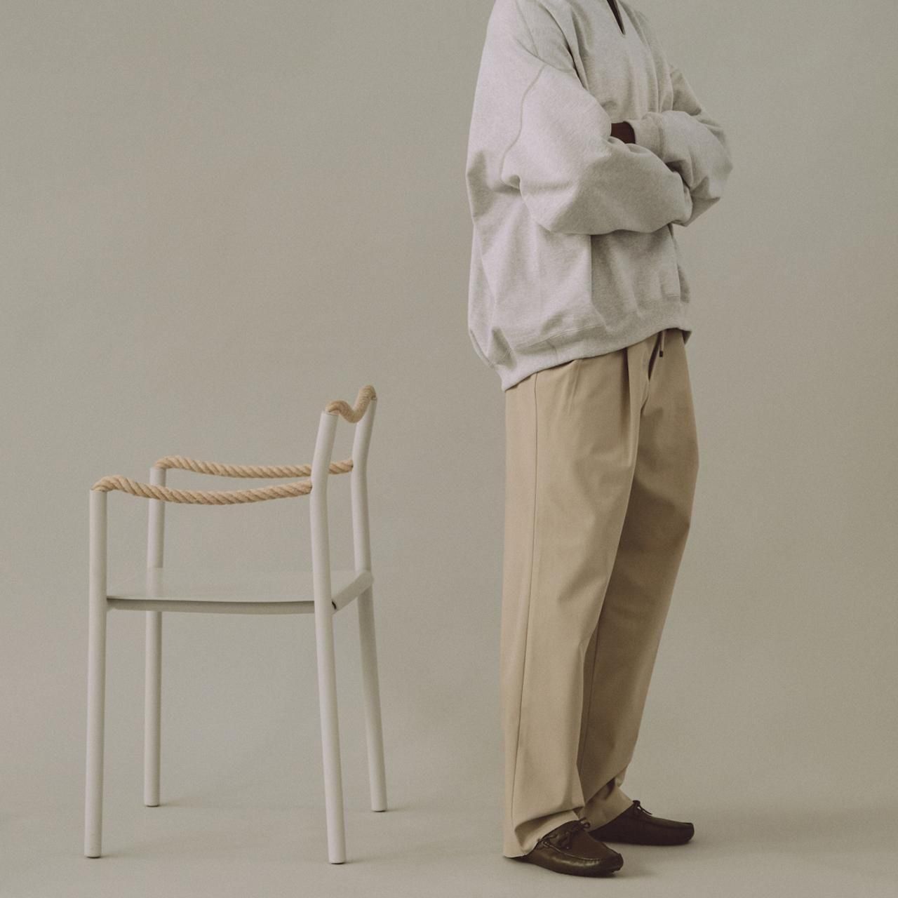 <img class='new_mark_img1' src='https://img.shop-pro.jp/img/new/icons5.gif' style='border:none;display:inline;margin:0px;padding:0px;width:auto;' />MARKAWARE (ޡ)DOUBLE PLEATED EASY TROUSERS LIGHT GRAY -ORGANIC COTTON GABARDINE-