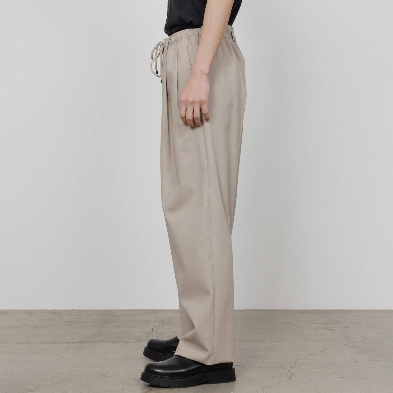 <img class='new_mark_img1' src='https://img.shop-pro.jp/img/new/icons5.gif' style='border:none;display:inline;margin:0px;padding:0px;width:auto;' />MARKAWARE (ޡ)DOUBLE PLEATED EASY TROUSERS LIGHT GRAY -ORGANIC COTTON GABARDINE-