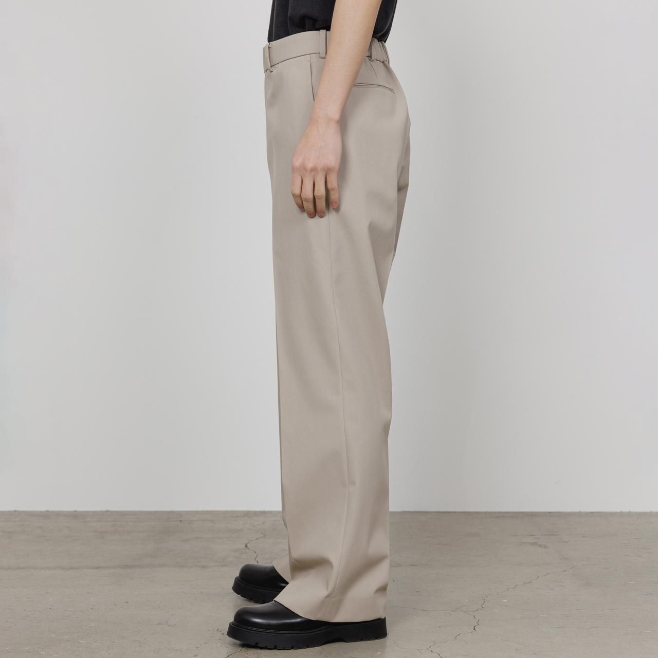 MARKAWARE (マーカウェア)｜WIDE STRAIGHT TROUSERS LIGHT GRAY