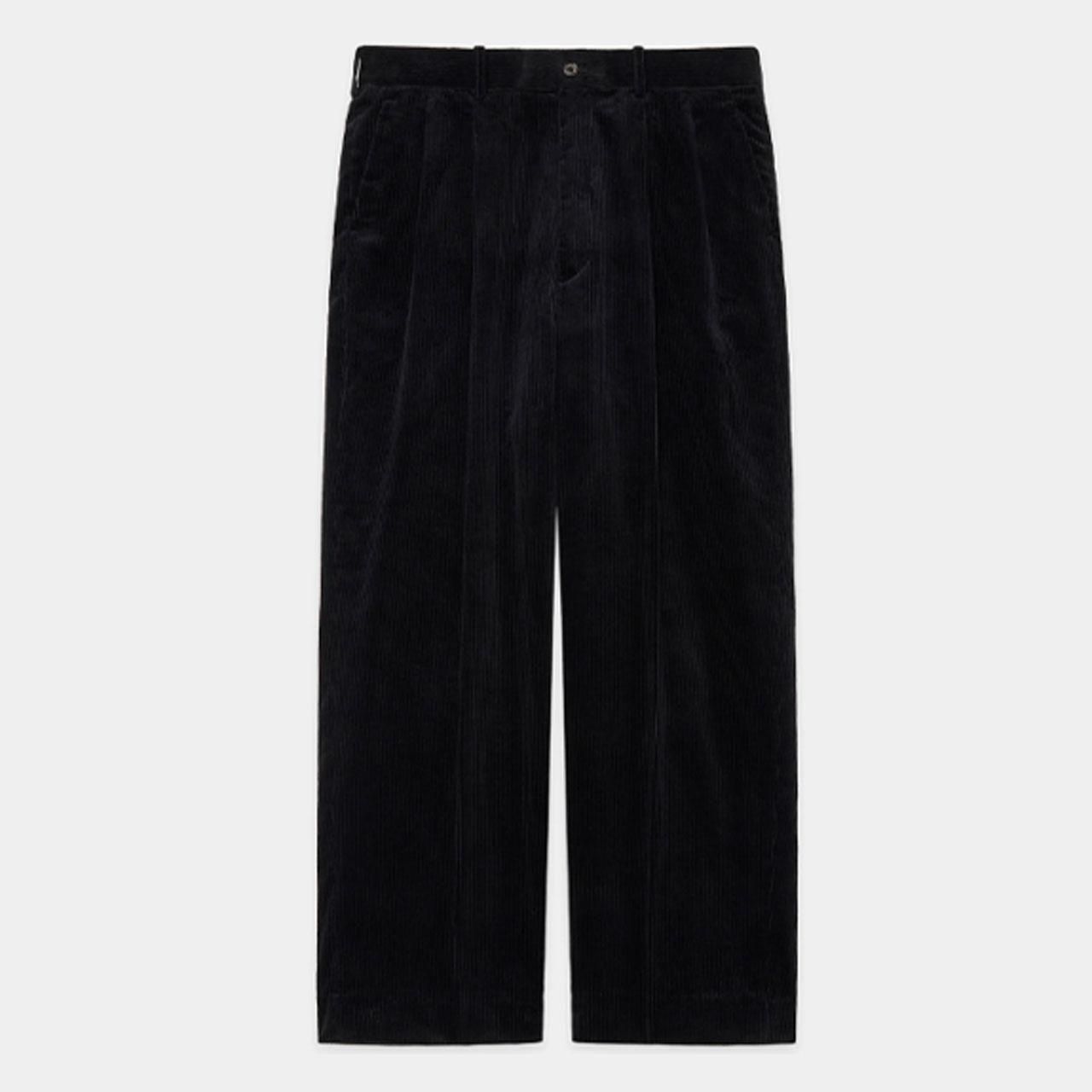 <img class='new_mark_img1' src='https://img.shop-pro.jp/img/new/icons5.gif' style='border:none;display:inline;margin:0px;padding:0px;width:auto;' />MARKAWARE (ޡ)CLASSIC FIT DOUBLE PLEATED TROUSERS BLACK -ORGANIC COTTON 6-WALE CORDUROY-