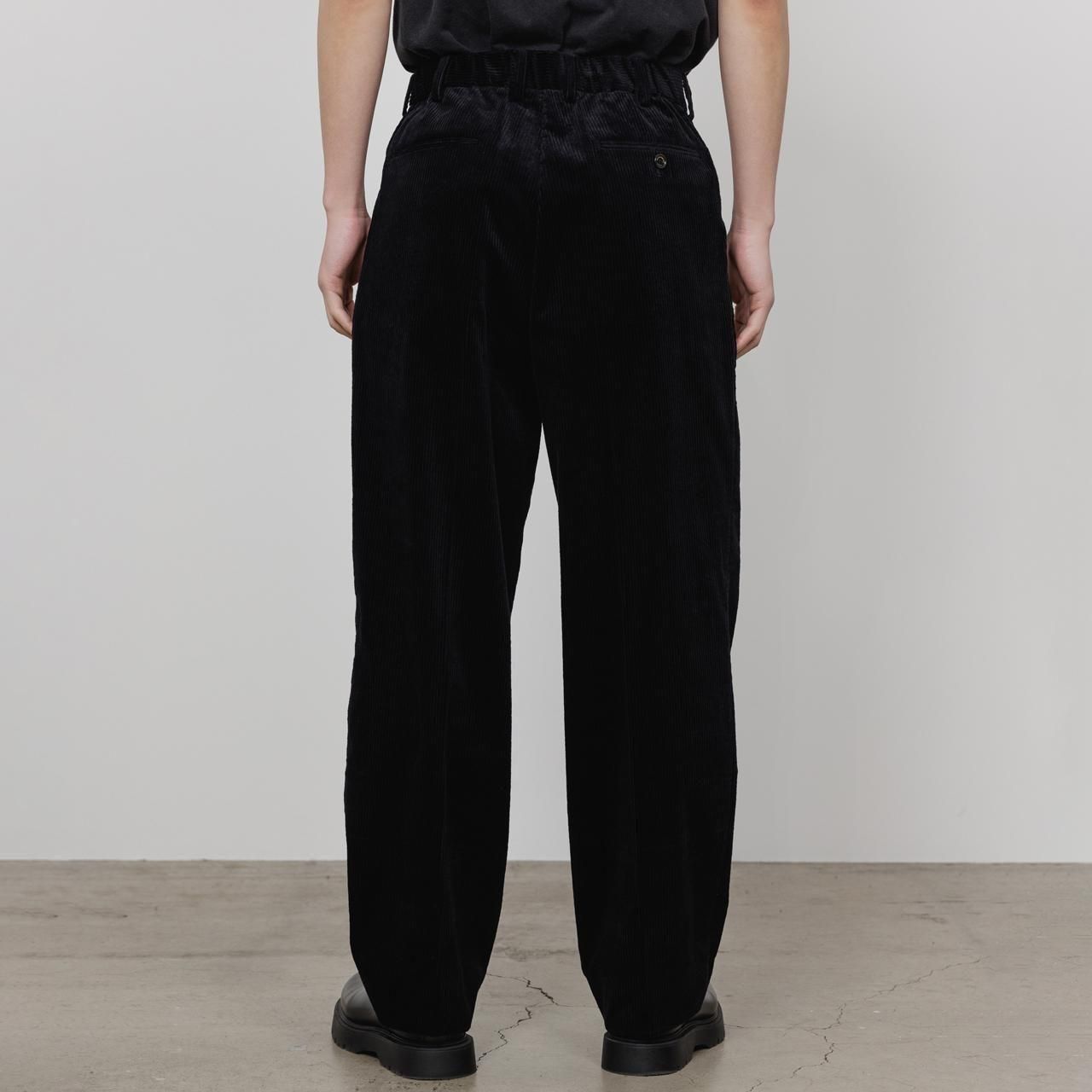 <img class='new_mark_img1' src='https://img.shop-pro.jp/img/new/icons5.gif' style='border:none;display:inline;margin:0px;padding:0px;width:auto;' />MARKAWARE (ޡ)CLASSIC FIT DOUBLE PLEATED TROUSERS BLACK -ORGANIC COTTON 6-WALE CORDUROY-