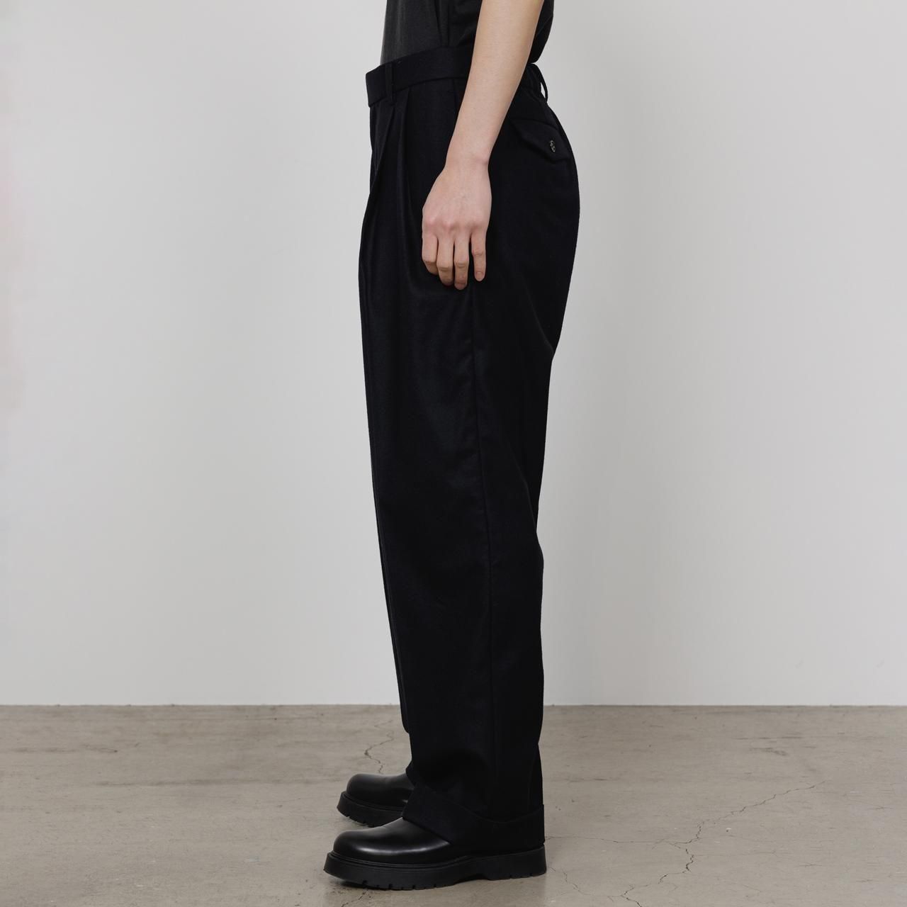 <img class='new_mark_img1' src='https://img.shop-pro.jp/img/new/icons5.gif' style='border:none;display:inline;margin:0px;padding:0px;width:auto;' />MARKAWARE (ޡ)DOUBLE PLEATED WIDE TROUSERS BLACK -2/80 ORGANIC WOOL FLANNEL-