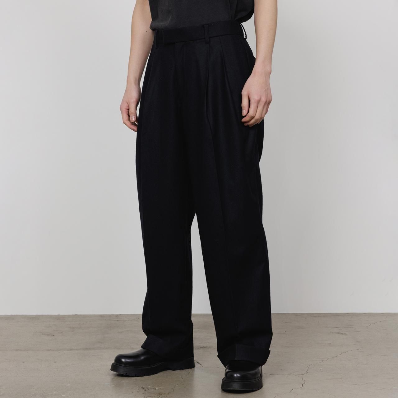 <img class='new_mark_img1' src='https://img.shop-pro.jp/img/new/icons5.gif' style='border:none;display:inline;margin:0px;padding:0px;width:auto;' />MARKAWARE (ޡ)DOUBLE PLEATED WIDE TROUSERS BLACK -2/80 ORGANIC WOOL FLANNEL-