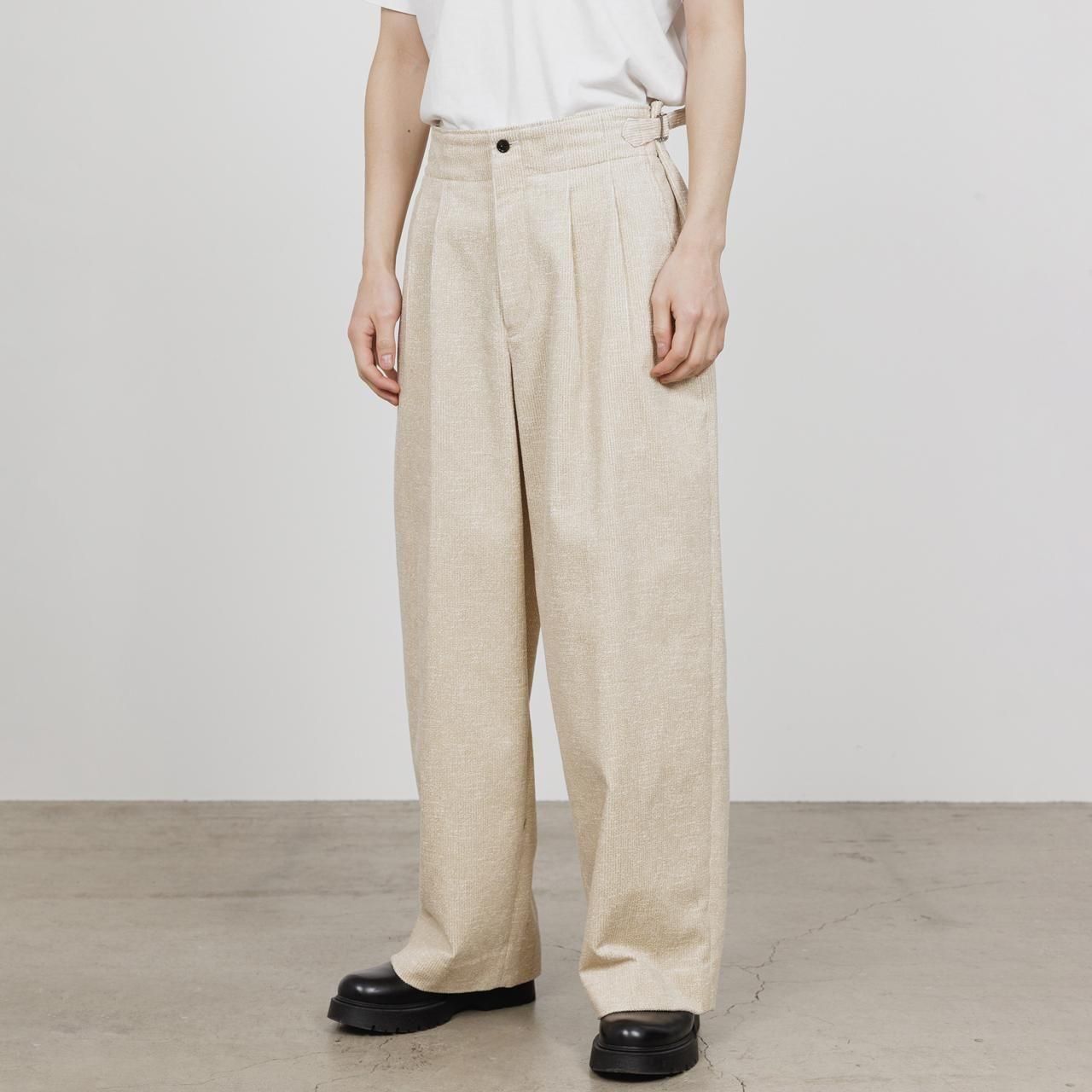 <img class='new_mark_img1' src='https://img.shop-pro.jp/img/new/icons5.gif' style='border:none;display:inline;margin:0px;padding:0px;width:auto;' />marka (ޡ)TWO TUCK MILITARY TROUSERS IVORY -ORGANIC COTTON 8-WALE CORDUROY-