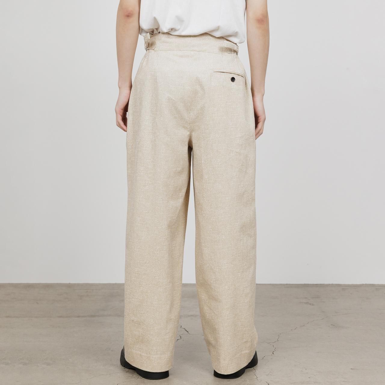 <img class='new_mark_img1' src='https://img.shop-pro.jp/img/new/icons5.gif' style='border:none;display:inline;margin:0px;padding:0px;width:auto;' />marka (ޡ)TWO TUCK MILITARY TROUSERS IVORY -ORGANIC COTTON 8-WALE CORDUROY-