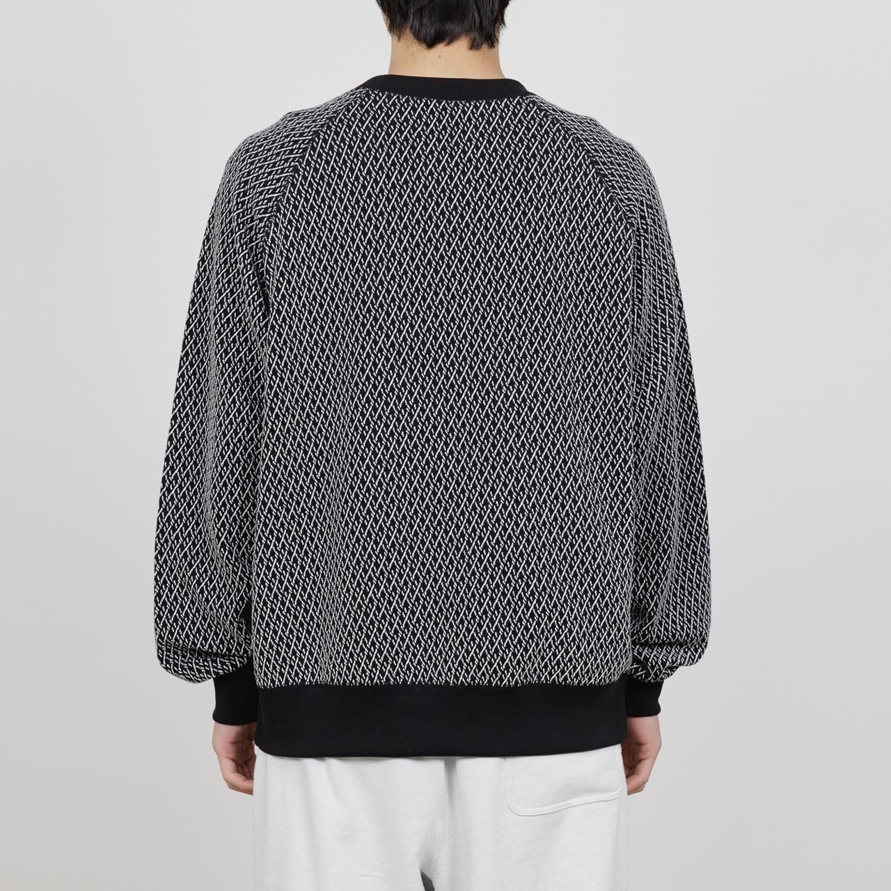 <img class='new_mark_img1' src='https://img.shop-pro.jp/img/new/icons5.gif' style='border:none;display:inline;margin:0px;padding:0px;width:auto;' />marka (ޡ)RAGLAN CREW NECK BLACKIVORY -ORGANIC COTTON GEOMETRIC JACQUARD-