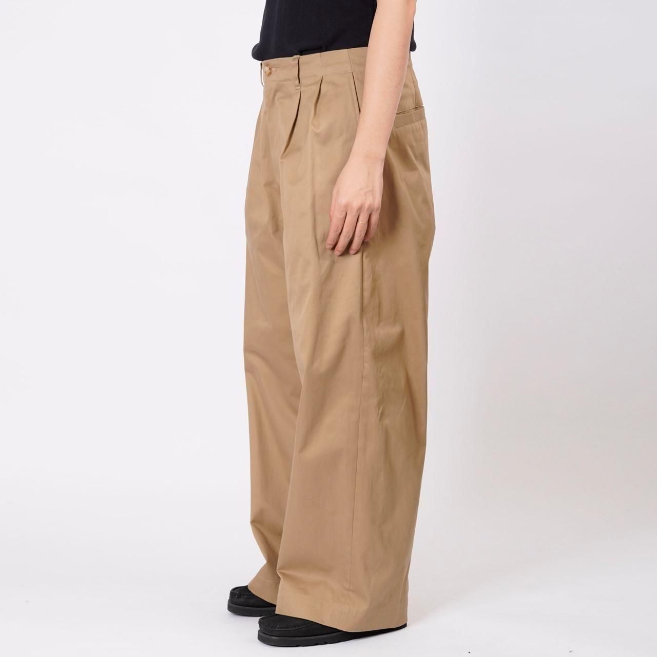 ͽ UNIVERSAL PRODUCTS (˥Сץ)2TUCK WIDE CHINO TROUSERS CAMEL
