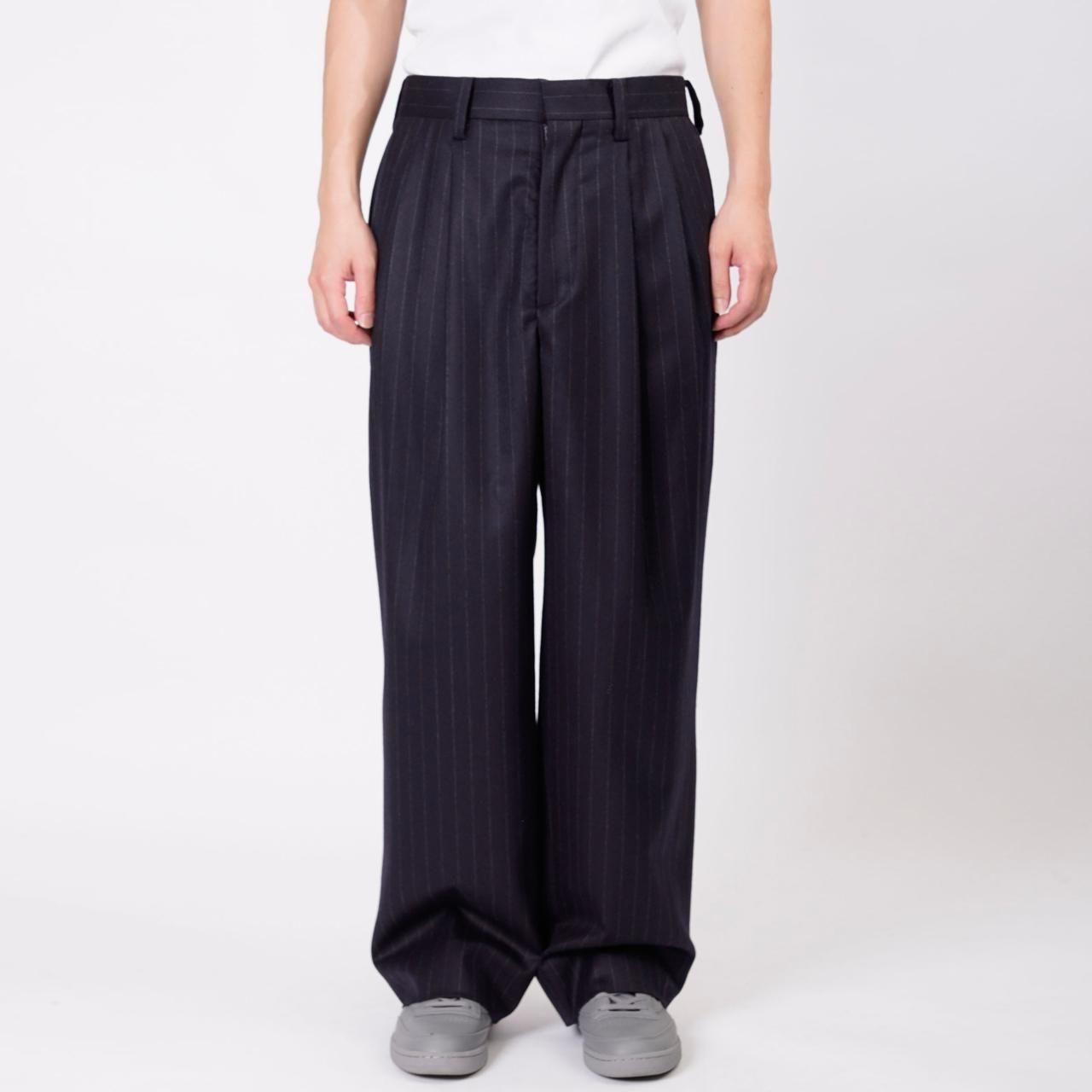 <img class='new_mark_img1' src='https://img.shop-pro.jp/img/new/icons5.gif' style='border:none;display:inline;margin:0px;padding:0px;width:auto;' />UNIVERSAL PRODUCTS (˥Сץ)WOOL 2 TUCK TROUSERS NAVY STRIPE