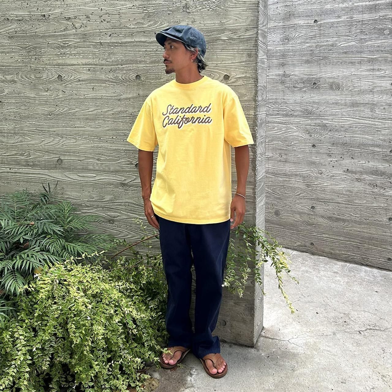 <img class='new_mark_img1' src='https://img.shop-pro.jp/img/new/icons5.gif' style='border:none;display:inline;margin:0px;padding:0px;width:auto;' />STANDARD CALIFORNIA ( ե˥)SD Heavyweight Modern Twist Signs Logo Tee Yellow