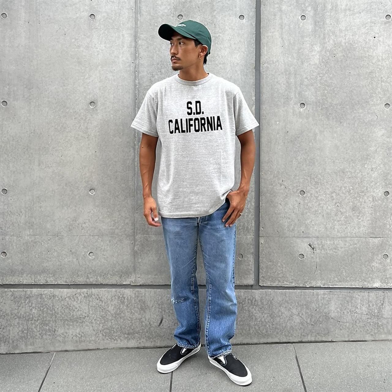 <img class='new_mark_img1' src='https://img.shop-pro.jp/img/new/icons5.gif' style='border:none;display:inline;margin:0px;padding:0px;width:auto;' />STANDARD CALIFORNIA ( ե˥)SD 88/12 Logo Tee Gray