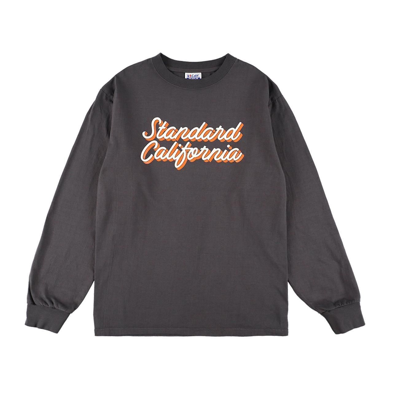 <img class='new_mark_img1' src='https://img.shop-pro.jp/img/new/icons5.gif' style='border:none;display:inline;margin:0px;padding:0px;width:auto;' />STANDARD CALIFORNIA ( ե˥)SD Heavyweight Modern Twist Signs Logo LS Tee Charcoal