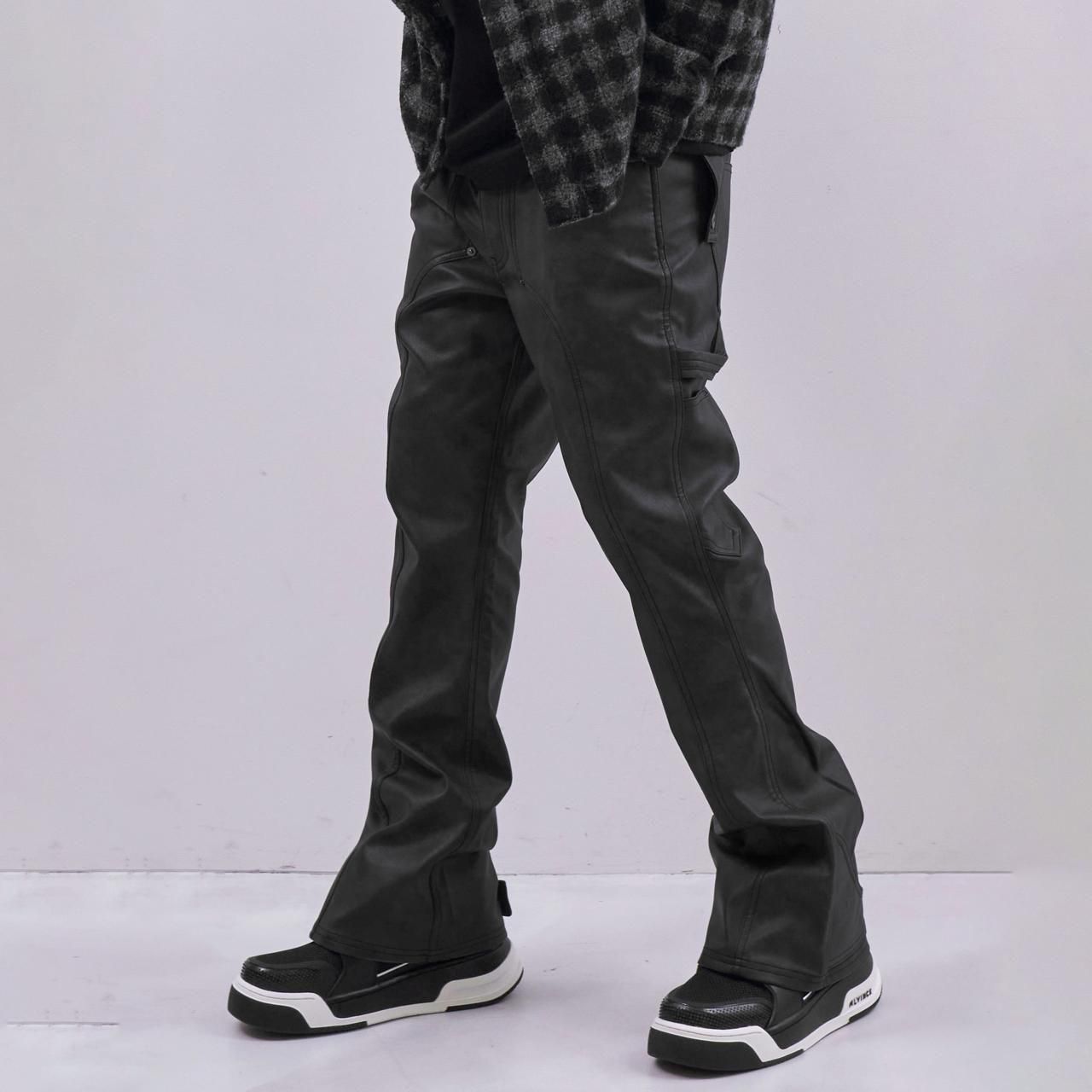 <img class='new_mark_img1' src='https://img.shop-pro.jp/img/new/icons5.gif' style='border:none;display:inline;margin:0px;padding:0px;width:auto;' />MLVINCE () |  FAUX LEATHER HOLSTER PANTS BLACK