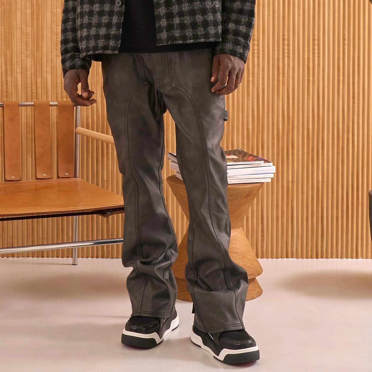 <img class='new_mark_img1' src='https://img.shop-pro.jp/img/new/icons5.gif' style='border:none;display:inline;margin:0px;padding:0px;width:auto;' />MLVINCE () |  FAUX LEATHER HOLSTER PANTS BLACK