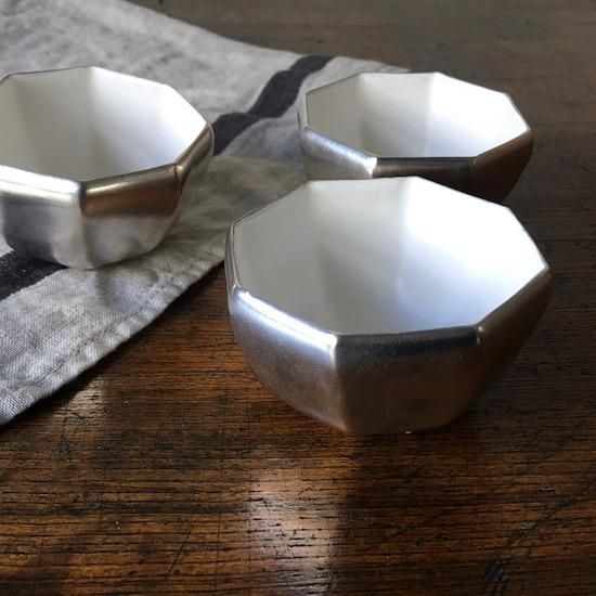 Kalonji井口裕章 銀彩×白 八角ぐい呑小鉢 - Rikka Knot うつわ・こま