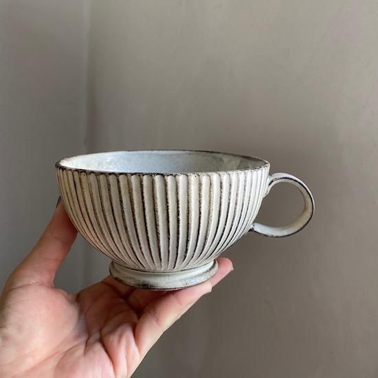 小倉夏樹 鎬(しのぎ)スープカップ 灰粉引 - Rikka Knot うつわ