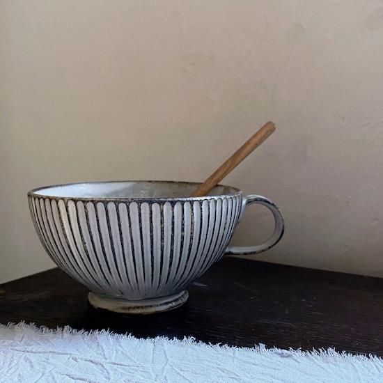 小倉夏樹 鎬(しのぎ)スープカップ 灰粉引 - Rikka Knot うつわ