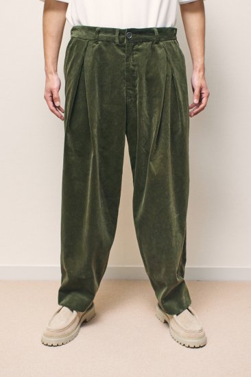 is-ness “CORDUROY TUCK TROUSERS(BROWN)”-
