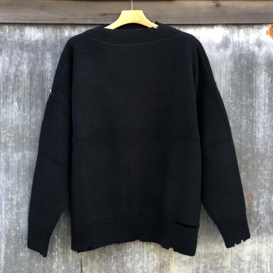 UNUSED アンユーズド　Damaged boatneck sweater.