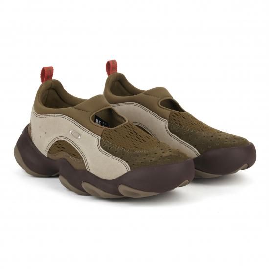 OAKLEY FACTORY TEAM flesh roa hoka サロモン OAKLEY FACTORY TEAM flesh roa hoka サロモン OAKLEY FACTORY