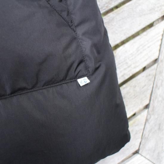 NOROLL/ノーロール】VESTAS TWOFACE DOWN(BLACK & NAVY) - 「PLACE