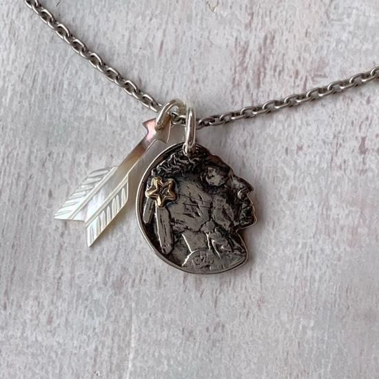 ペンダント 5￠ ネイティブアメリカン＆シェルアロー 〈N-674