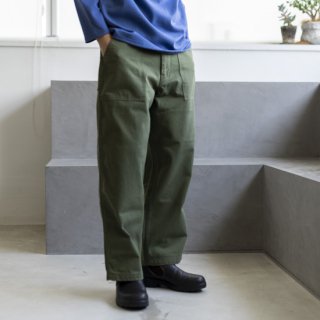 <img class='new_mark_img1' src='https://img.shop-pro.jp/img/new/icons13.gif' style='border:none;display:inline;margin:0px;padding:0px;width:auto;' />HATSKI　Loose Tapered Utility Trouser
